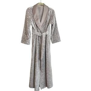 Soft Surroundings Plush Long Sleeve Full Length Robe Gray Belted Pockets PXS